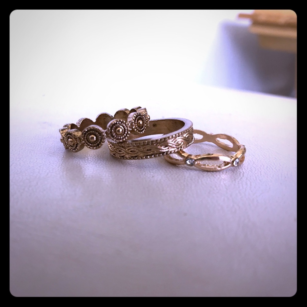 A set of 3 rings